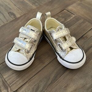 Converse Allstar Gold. Size 6 (Toddler)